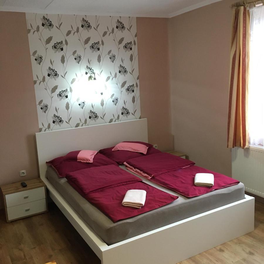 Liliom Vendeghaz Hotel Bakonybél Екстериор снимка